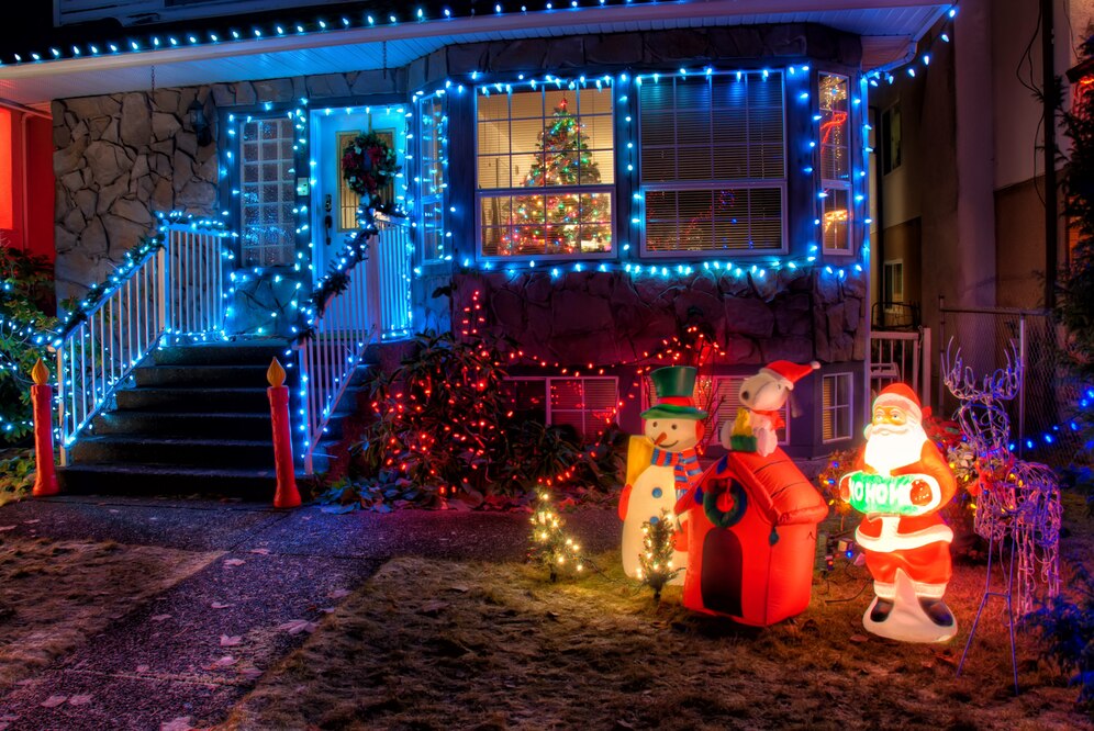 Refresh Your Home Decor with Permanent Outdoor Christmas Lights